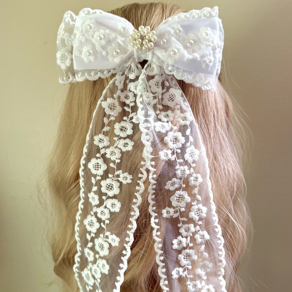 Elegant White Embroidered Lace Hair Bow clip . Handmade and NWOT - Picture 7 of 10